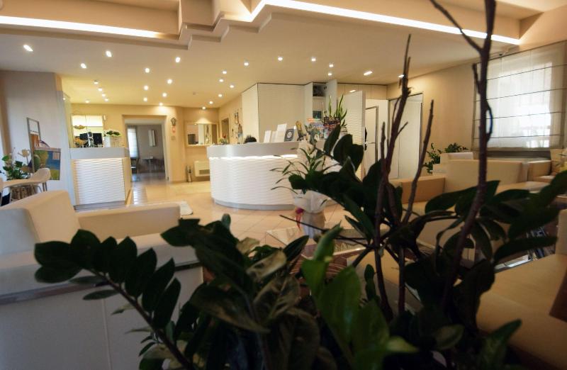 Hotel Dori - Lobi