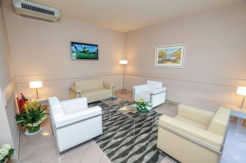 Hotel Dori - Lobi