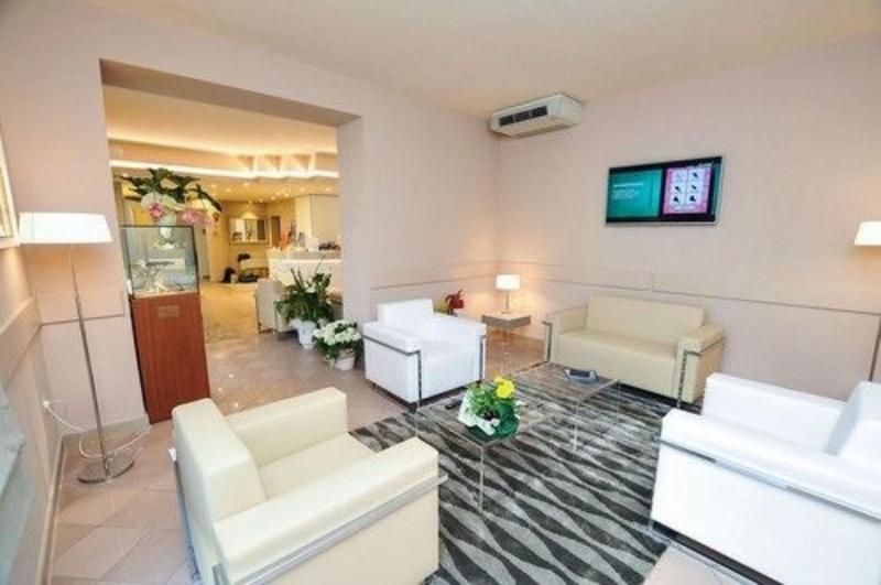 Hotel Dori - Lobi