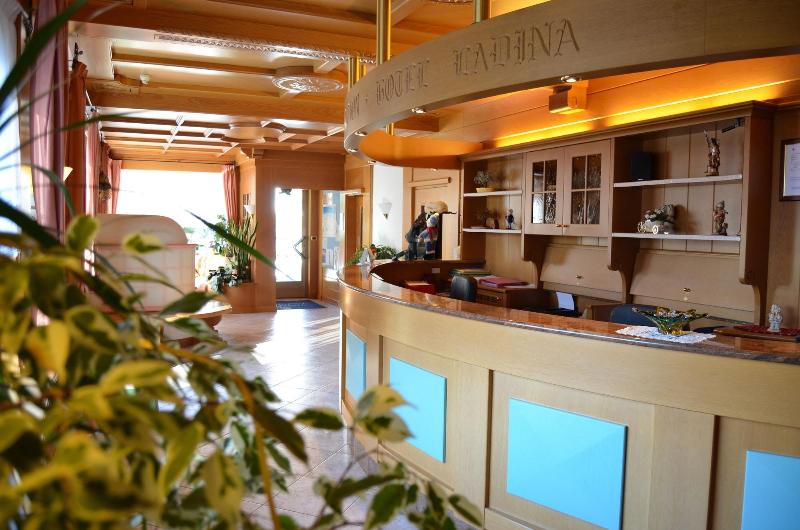 Hotel Ladina - Lobi
