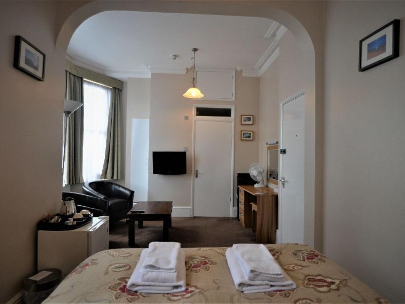 Gateway Hotel - Genel