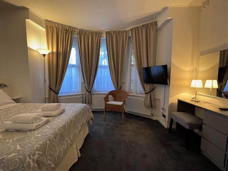 Gateway Hotel - Genel