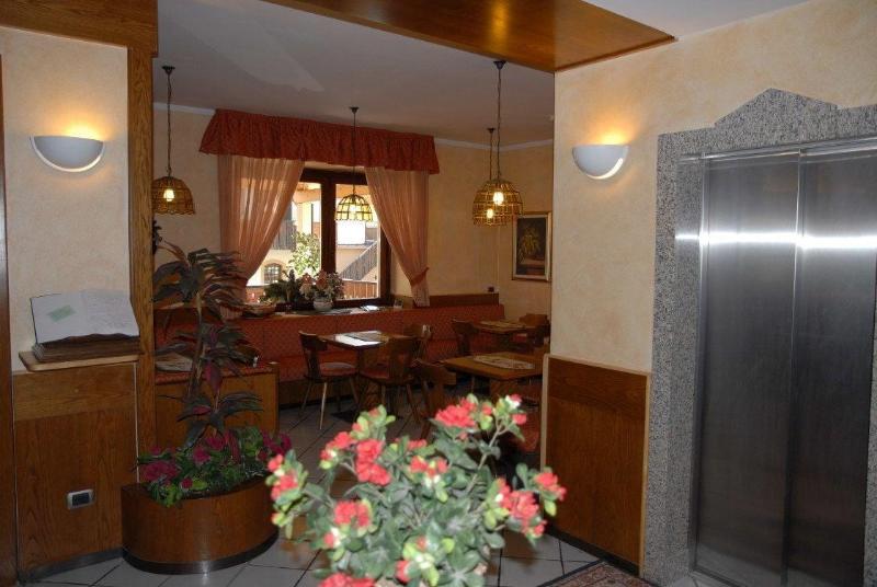 Hotel Wanda - Lobi