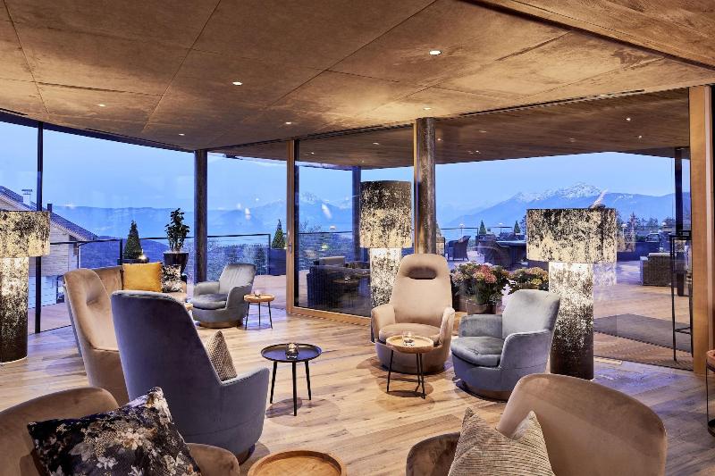 Hotel Chalet Mirabell - Lobi