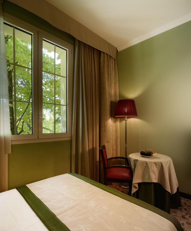 Meditur Hotel Bologna - Oda