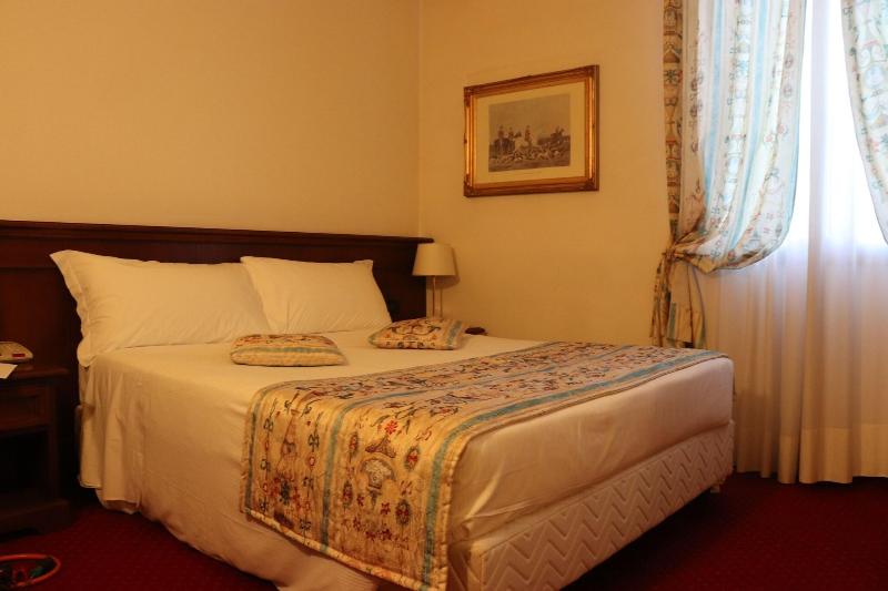 Meditur Hotel Bologna - Oda