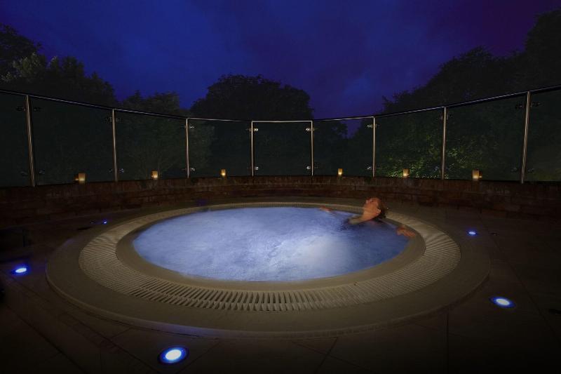 Chewton Glen - Aktivite