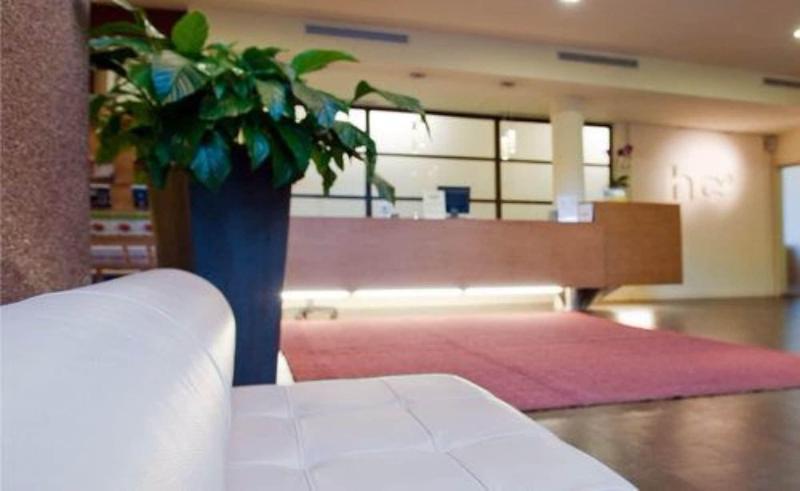 Hc3 Hotel - Lobi