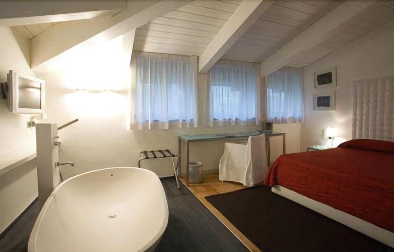 Century Hotel - Oda