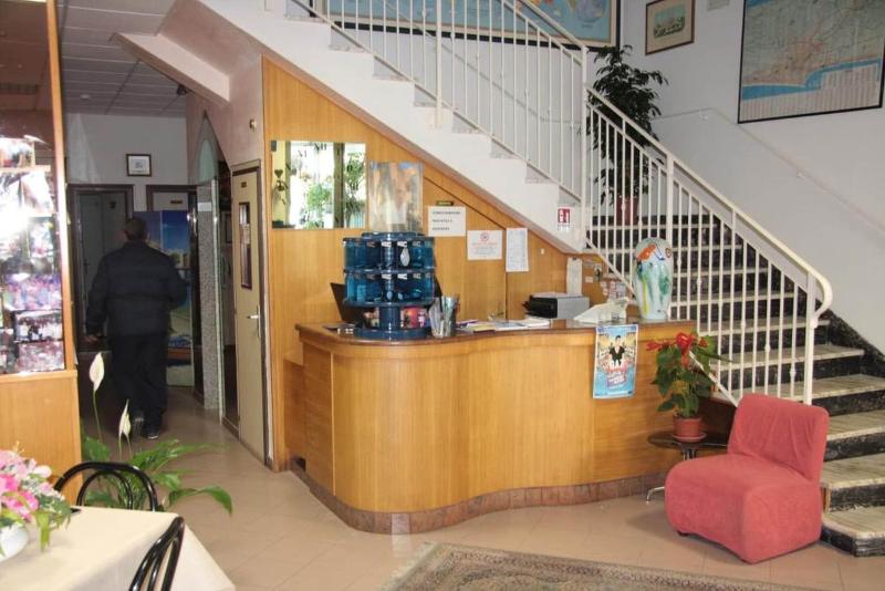 Hotel Peonia - Lobi