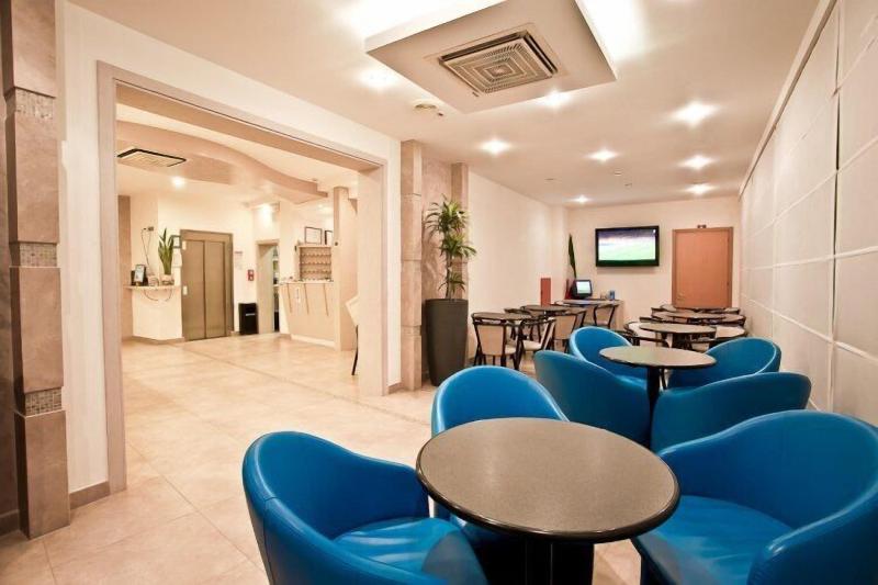 Hotel Thea - Lobi