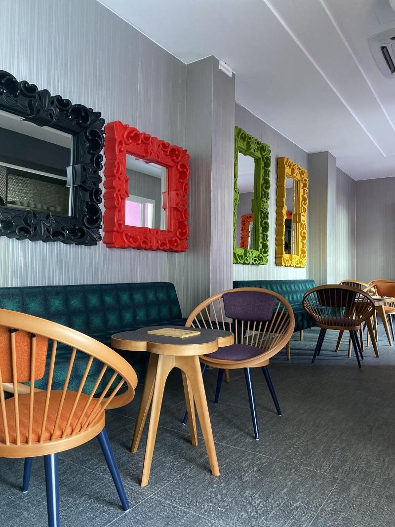 Hotel Rainbow - Lobi