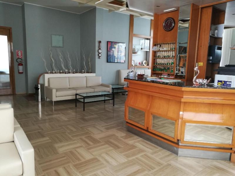 Hotel Milena - Lobi