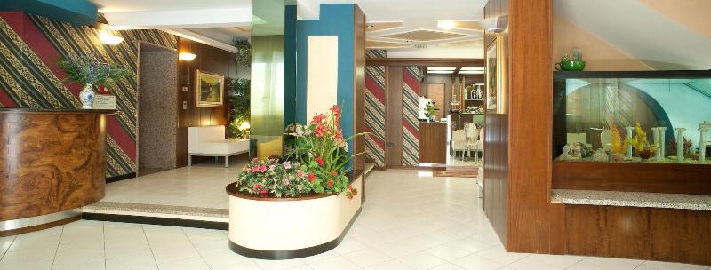 Hotel Augustus - Lobi