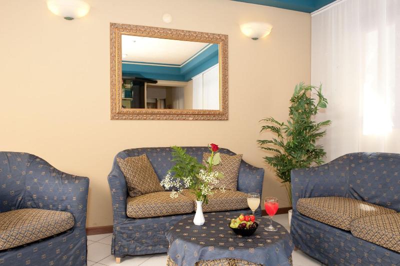 Hotel Augustus - Lobi