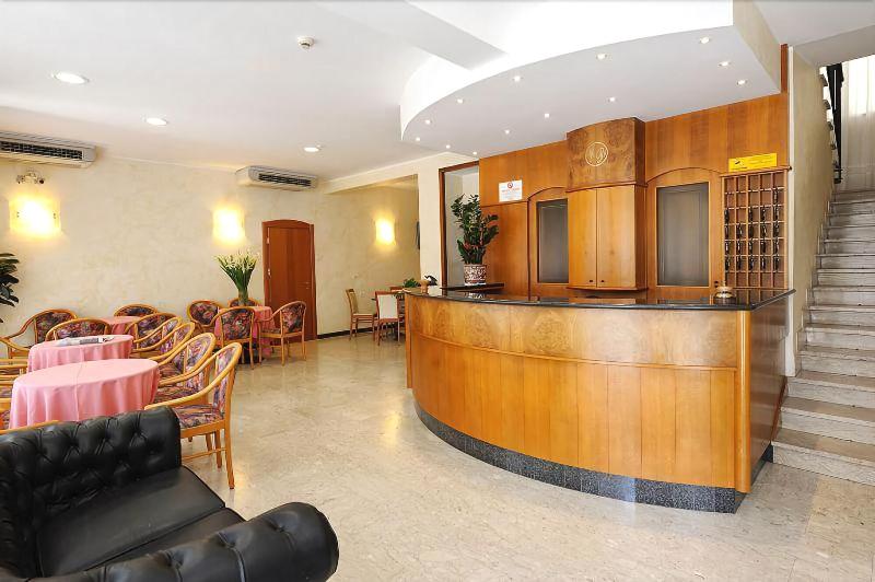 Hotel Bridge - Lobi