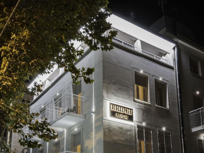 Hotel Bridge - Genel