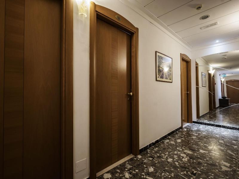 Hotel Bridge - Genel