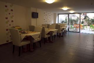 City Life Port Hotel