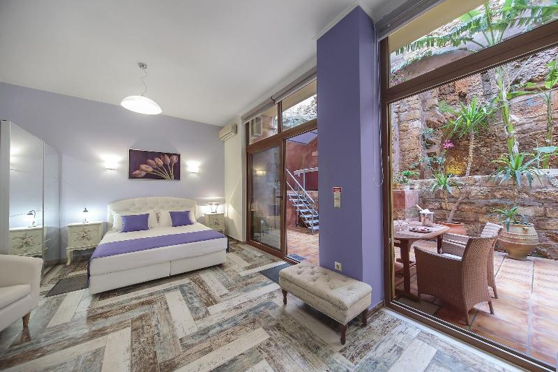 Casa Kasteli - Genel