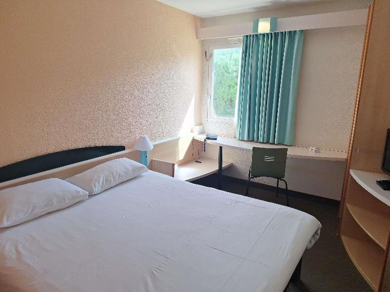 Ibis Setubal - Oda