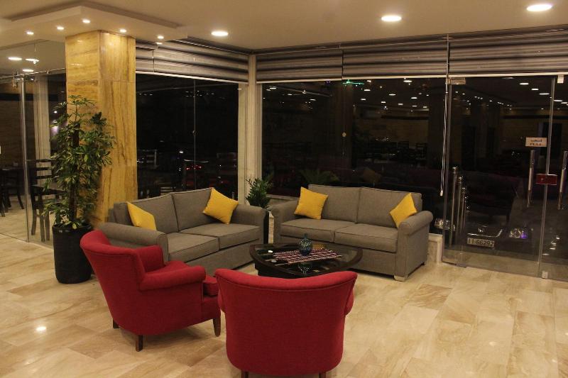 Petra Corner Hotel - Lobi