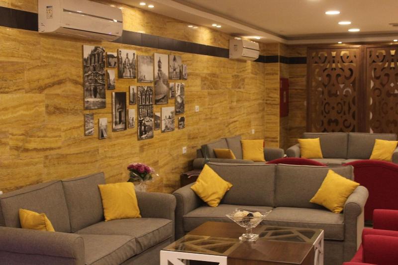 Petra Corner Hotel - Lobi
