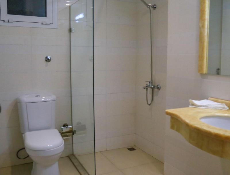 Muscat Inn Hotel - Oda