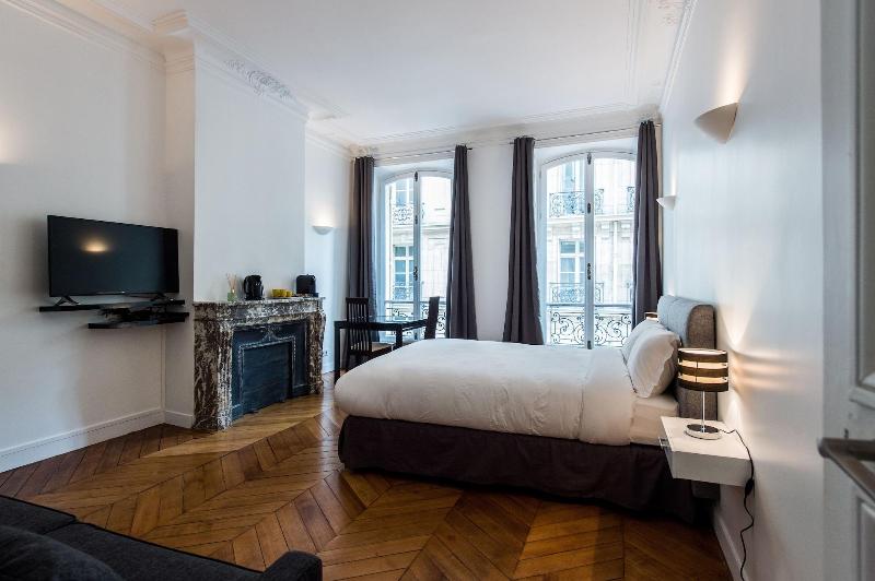 Paris Square - Genel