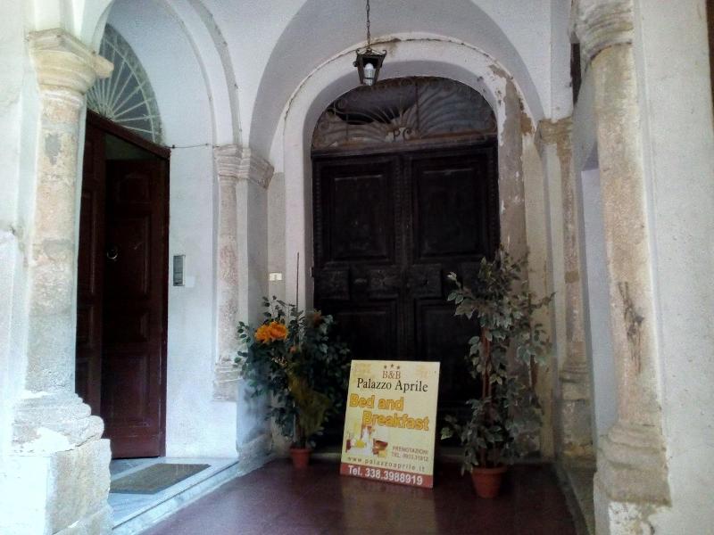 Palazzo Aprile - Genel