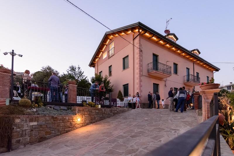 Casa Vittoria - Genel