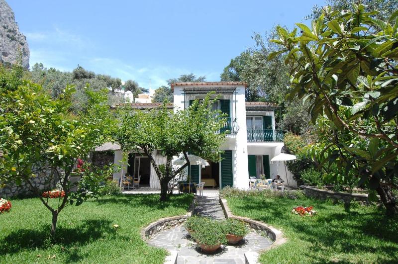 Casa Augusto - Genel
