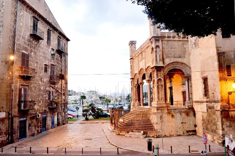 Piazza Marina - Genel