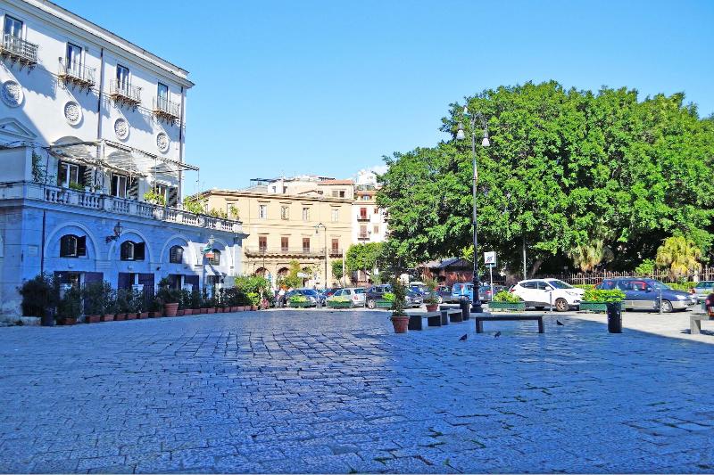 Piazza Marina - Genel
