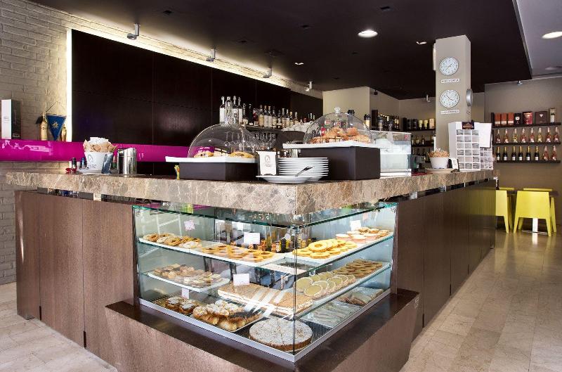Zara Rooms & Suites - Bar