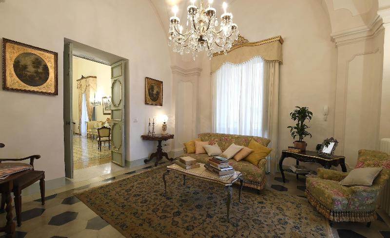 Palazzo Guido - Lobi