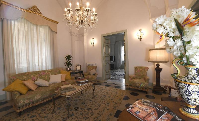 Palazzo Guido - Lobi