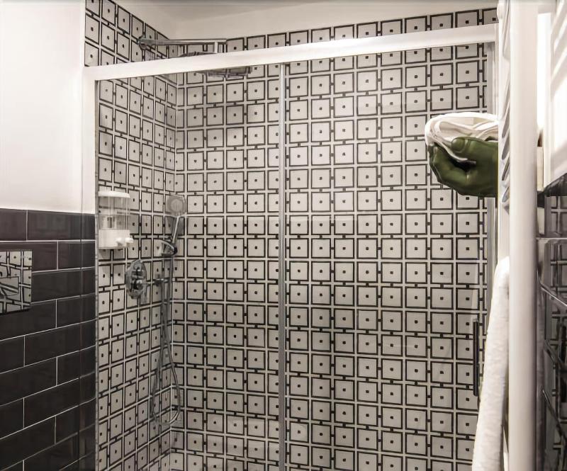 Ad Hoc Rooms - Oda