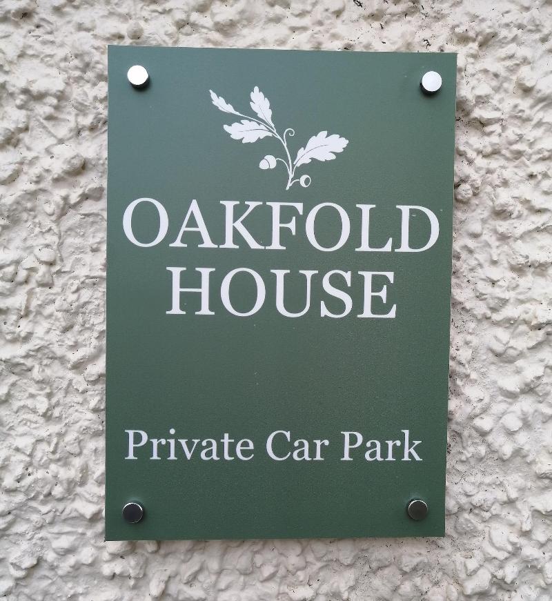 Oakfold House - Genel