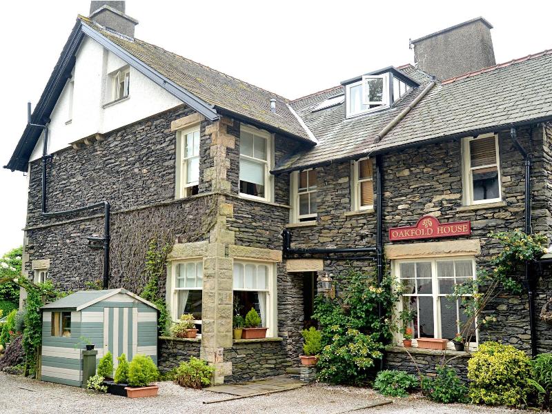 Oakfold House - Genel