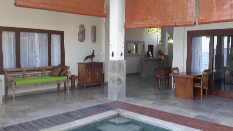 Amed Beach Villa - Lobi