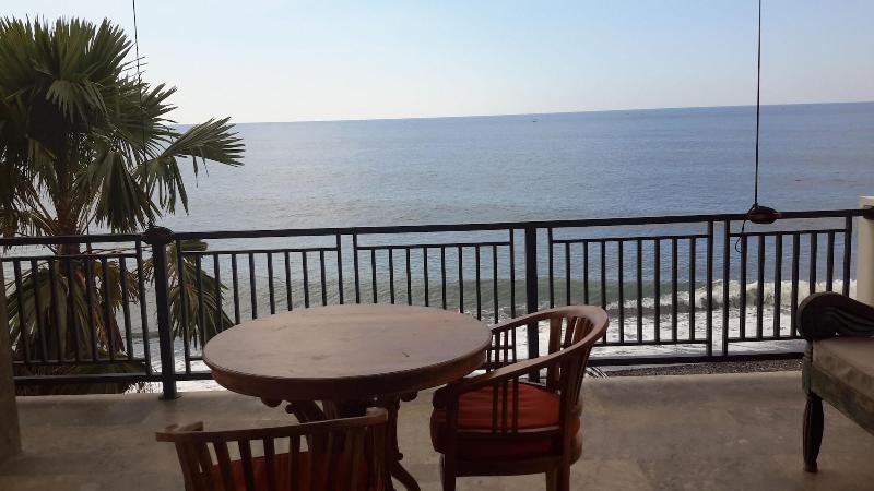 Amed Beach Villa - Oda