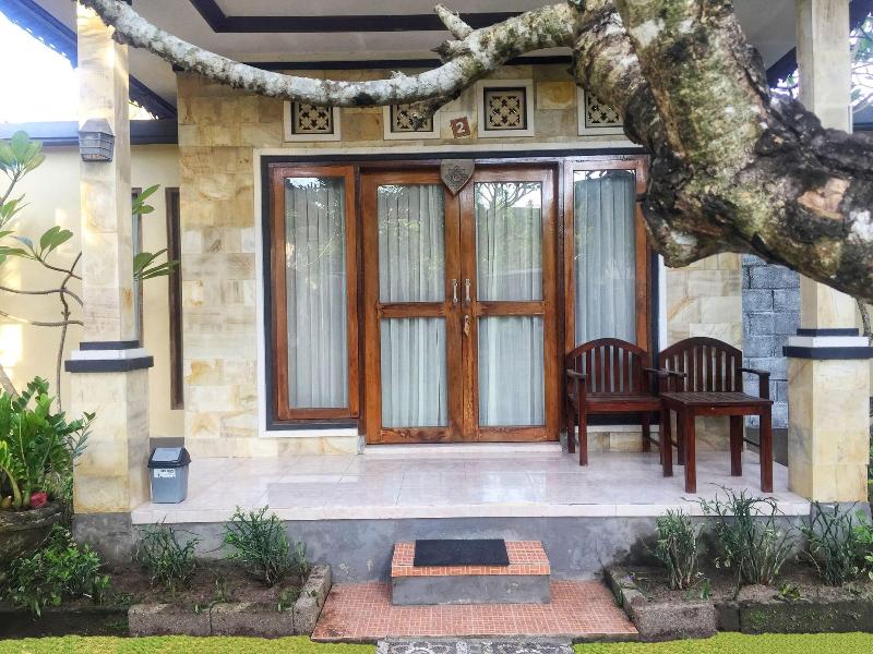Rama Garden Lembongan by Zuzu - Teras
