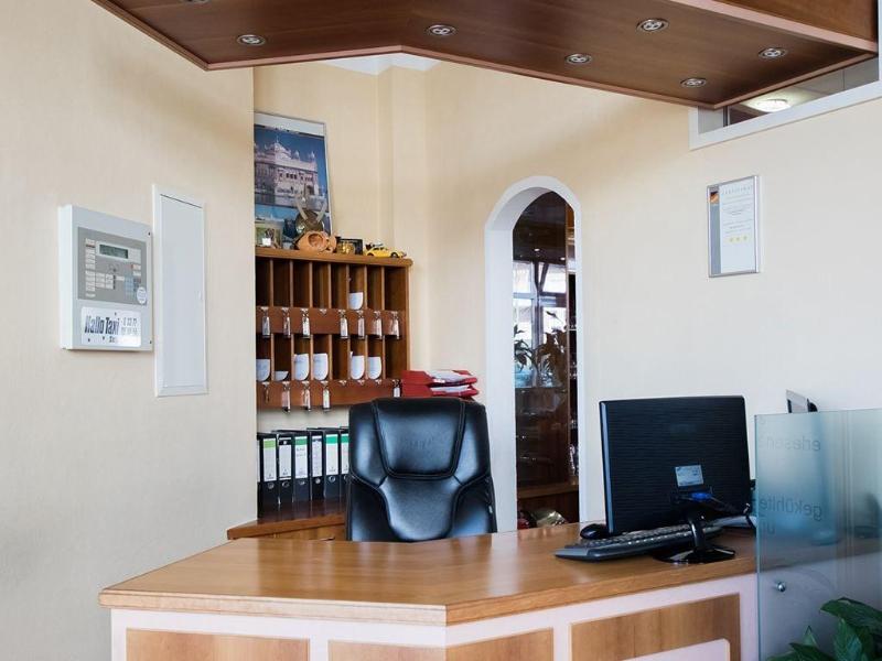 Hotel Manu - Lobi