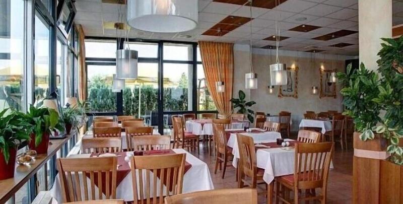 Hotel Manu - Restoran