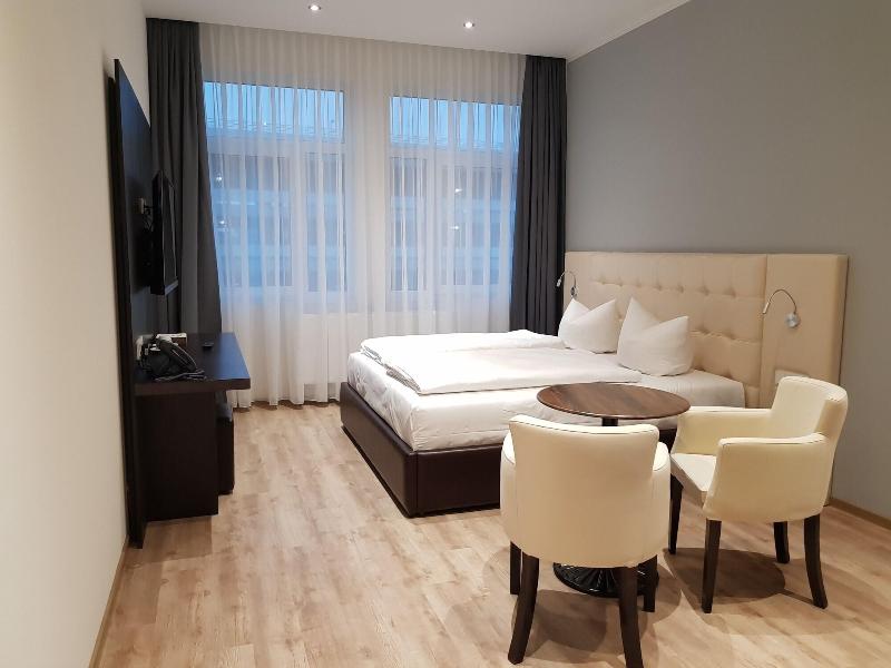 Rheincity Hotel - Oda