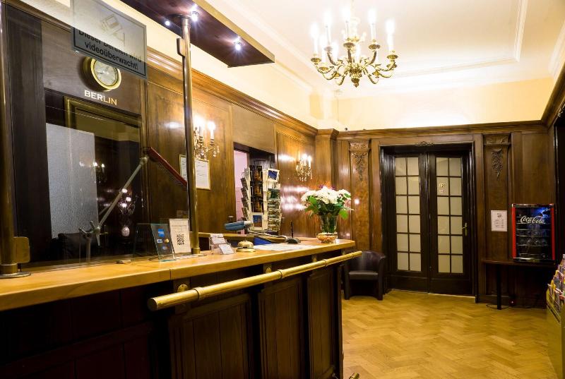 Hotel Aster - Lobi