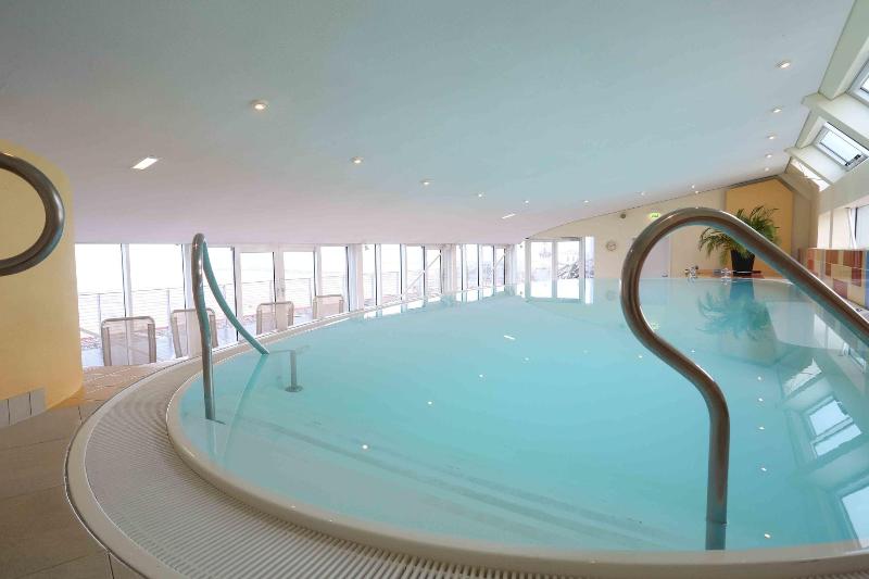 Strand Hotel Ha Bner - Havuz
