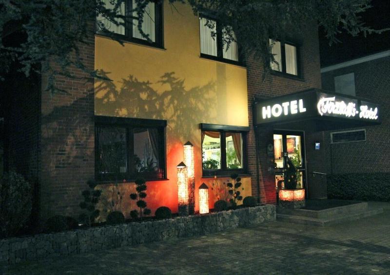 Firzlaffs Hotel Neuma Nster - Genel