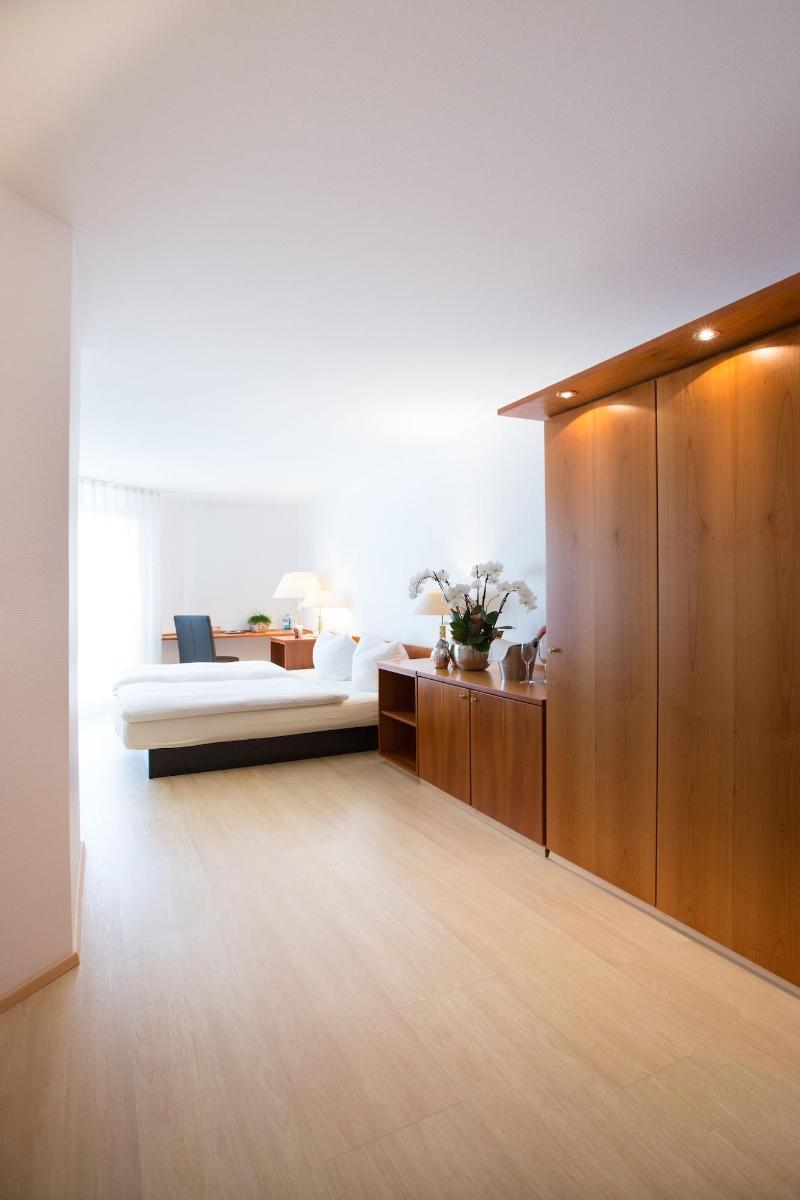 Hotel Und Restaurant Rose - Oda